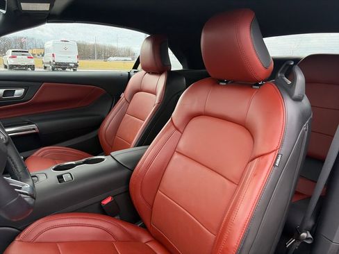 Used 2025 Ford Mustang GT Premium image 22