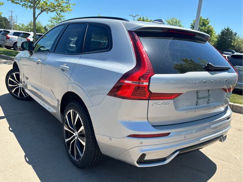 Used 2025 Volvo XC60 B5 Plus AWD/4WD image 4