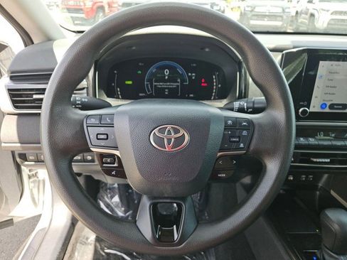 Used 2025 Toyota Camry LE FWD image 13