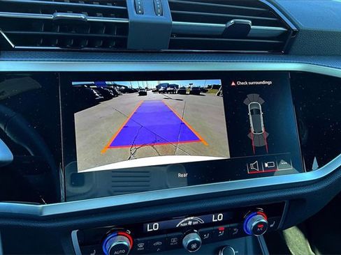 Used 2025 Audi Q3 2.0T Premium w/ Convenience Package image 23