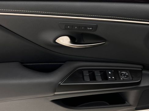 Used 2019 Lexus ES 350 w/ Premium Package FWD image 23