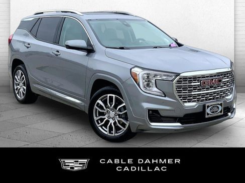 Used 2024 GMC Terrain Denali w/ Denali Premium Package AWD/4WD image 1