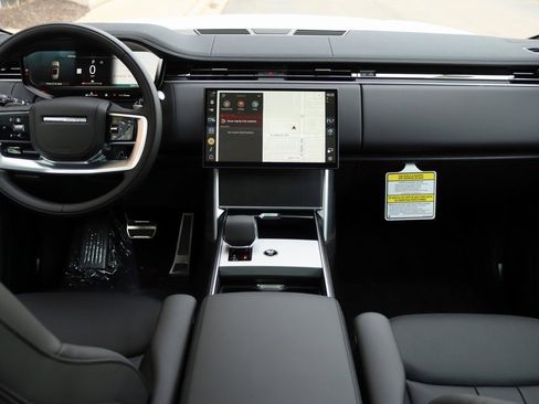 New 2025 Land Rover Range Rover Long Wheelbase SE image 10