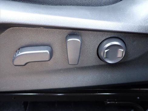 Used 2023 Subaru Forester Premium AWD/4WD image 12