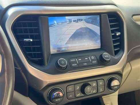 Used 2019 GMC Acadia Denali image 16