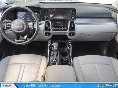 Used 2023 Kia Sorento SX image 19