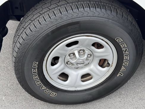 Used 2019 Nissan Frontier S image 17