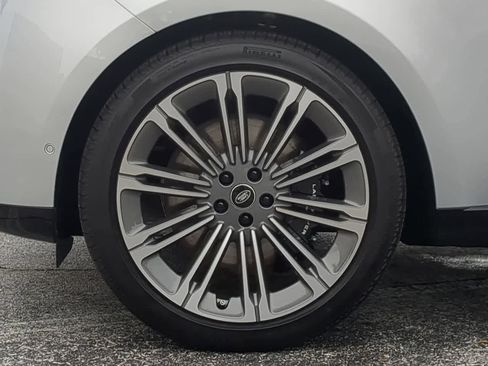 New 2025 Land Rover Range Rover SE image 14