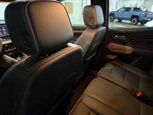 Used 2024 GMC Canyon Denali AWD/4WD image 25