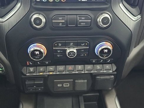 Used 2022 GMC Sierra 2500 Denali w/ Denali Ultimate Package image 12