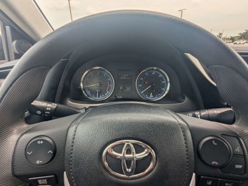 Used 2019 Toyota Corolla LE FWD image 32