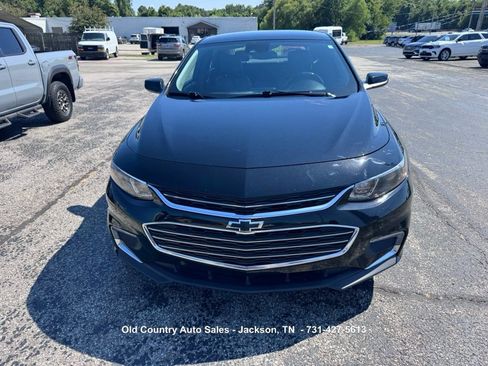 Used 2018 Chevrolet Malibu Premier w/ Driver Confidence Package FWD image 3