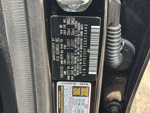 Used 2025 Kia Sportage LX FWD image 21