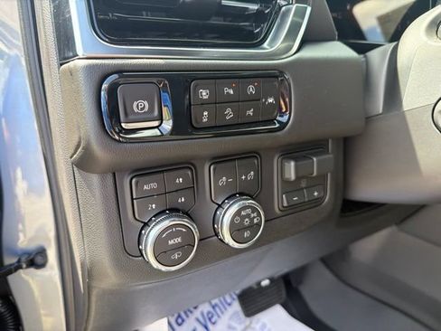 New 2026 GMC Yukon Denali w/ Denali Reserve Package AWD/4WD image 17