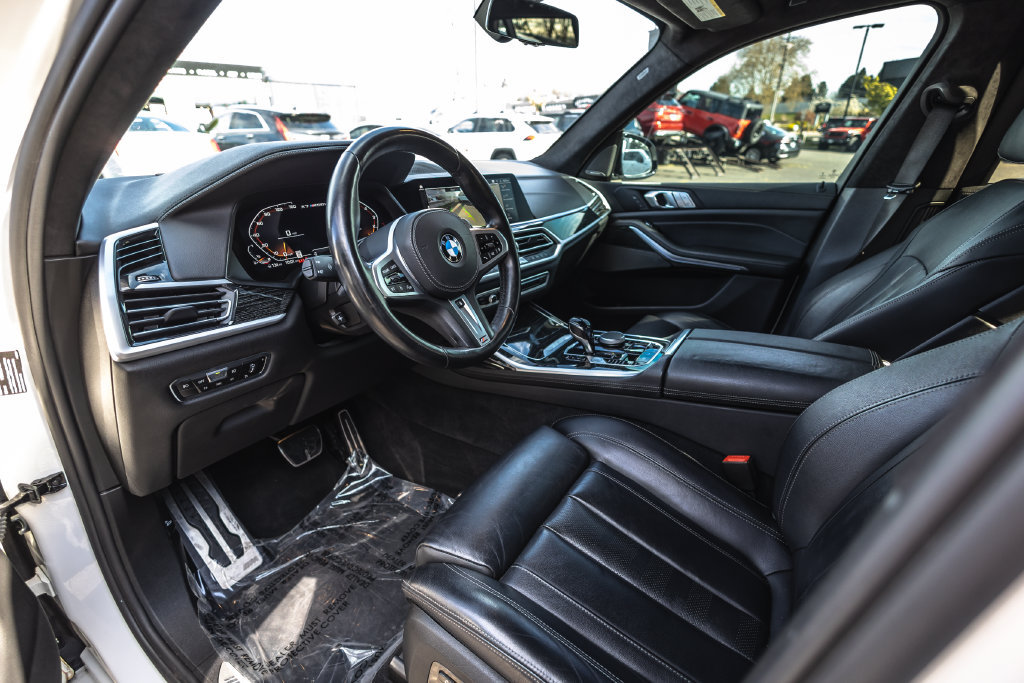 Used 2022 BMW X7 M50i AWD/4WD image 23