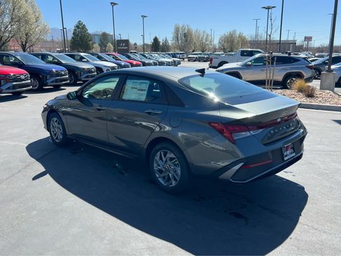 New 2026 Hyundai Elantra Blue image 11