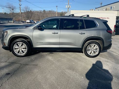 Used 2024 GMC Acadia Elevation image 37