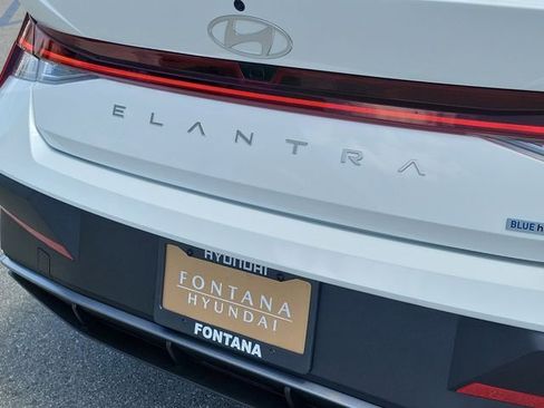 New 2026 Hyundai Elantra Hybrid FWD image 26