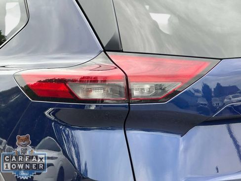 Used 2025 Nissan Rogue SV AWD/4WD image 12