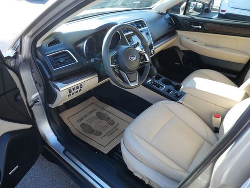 Used 2019 Subaru Outback 2.5i Limited image 9