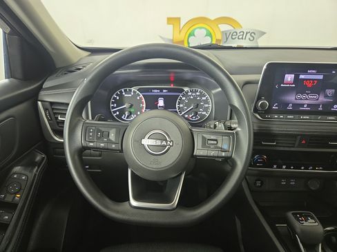 Used 2024 Nissan Rogue SV image 14