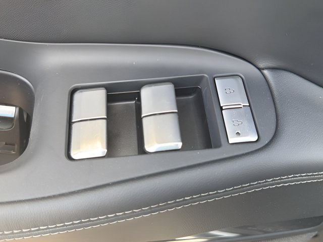 New 2025 Lincoln Navigator Reserve AWD/4WD image 17