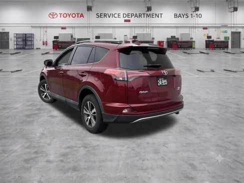 Used 2018 Toyota RAV4 XLE AWD/4WD image 4