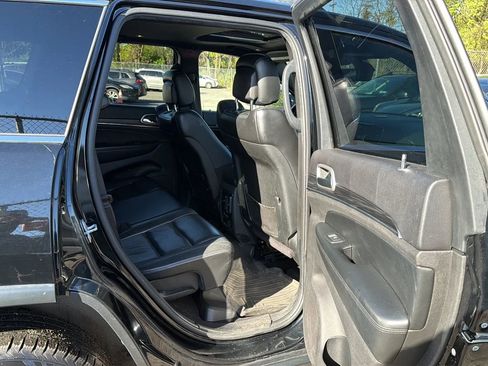 Used 2020 Jeep Grand Cherokee Limited AWD/4WD image 25