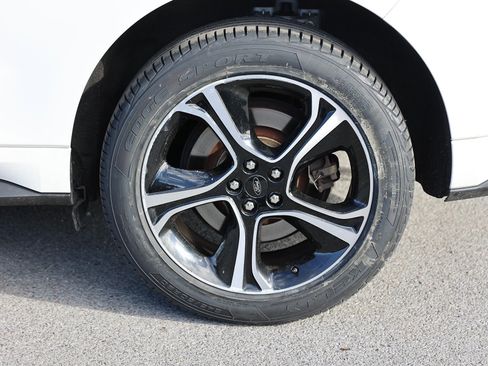 Certified 2022 Ford Edge ST image 11