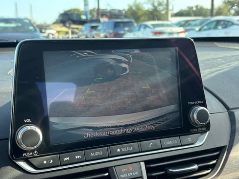 Used 2025 Nissan Altima 2.5 SV FWD image 22