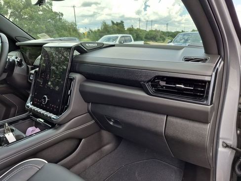 New 2026 GMC Yukon XL AT4 Ultimate AWD/4WD image 44