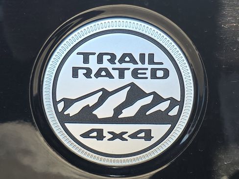 Used 2023 Jeep Wrangler Sahara image 31