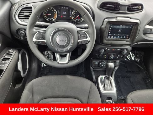 Used 2019 Jeep Renegade Latitude AWD/4WD image 15