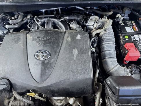 Used 2020 Toyota Highlander XLE FWD image 40