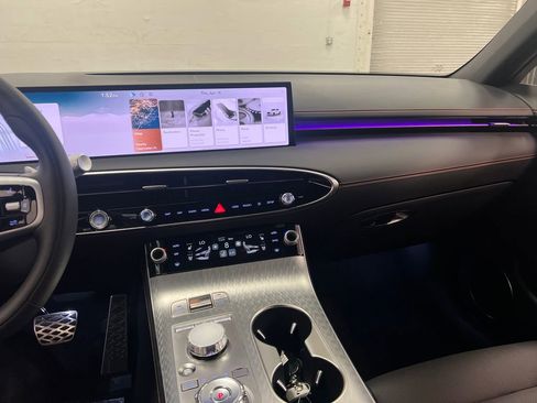 New 2026 Genesis GV70 2.5T Sport Prestige AWD/4WD image 17