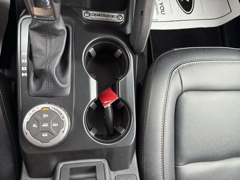 New 2025 Ford Bronco Badlands image 19