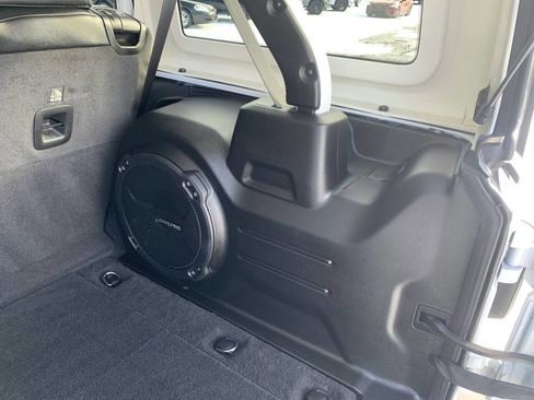 Used 2023 Jeep Wrangler Unlimited Rubicon w/ Dual Top Group image 26