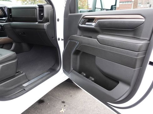 Used 2024 Chevrolet Silverado 2500 LT w/ All Star Edition image 36