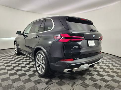 Used 2024 BMW X5 xDrive40i w/ Premium Package AWD/4WD image 3
