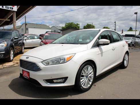 Used 2018 Ford Focus Titanium FWD image 1