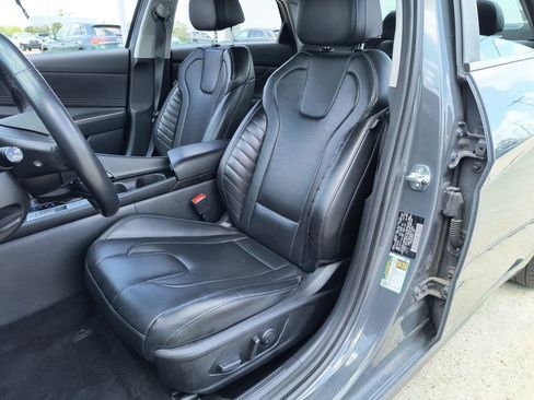 Used 2024 Hyundai Elantra Limited FWD image 21