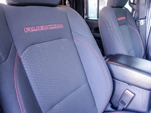 Used 2020 Jeep Gladiator Rubicon w/ Cold Weather Group image 32