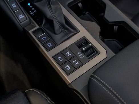 Used 2025 Toyota Land Cruiser image 57