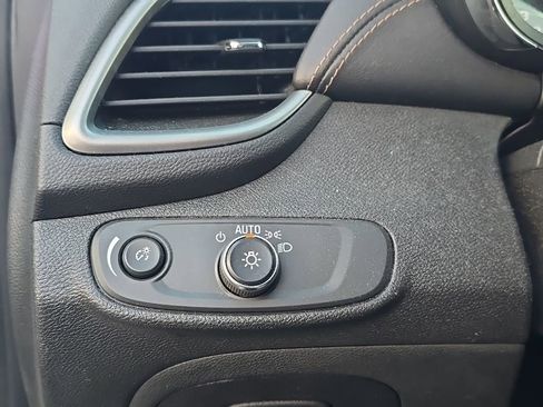 Used 2020 Chevrolet Trax LS image 20