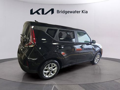 Used 2025 Kia Soul LX w/ LX Technology Package FWD image 8