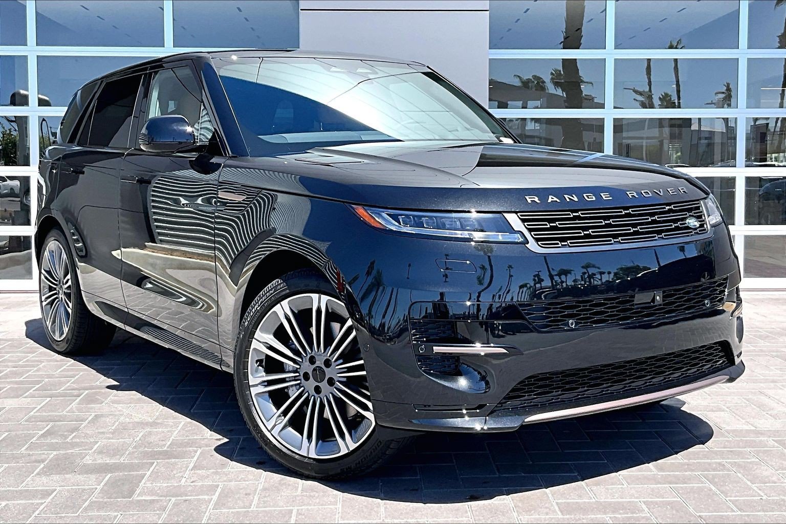 New 2027 Land Rover Range Rover Sport Dynamic SE AWD/4WD image 2