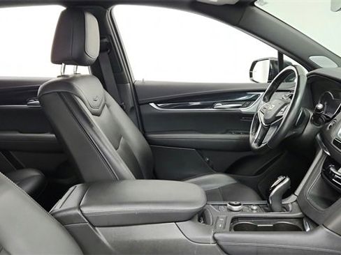 Certified 2024 Cadillac XT5 Premium Luxury w/ LPO, Floor Liner Package image 24