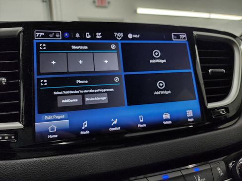 Used 2024 Chrysler Pacifica Touring-L image 46