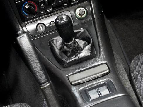 Used 2000 MAZDA MX-5 Miata image 16