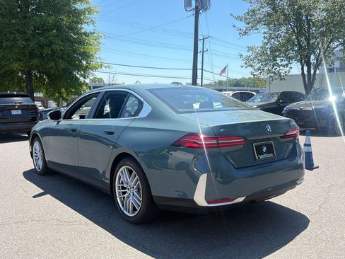 Used 2025 BMW 530i xDrive w/ Premium Package AWD/4WD image 3
